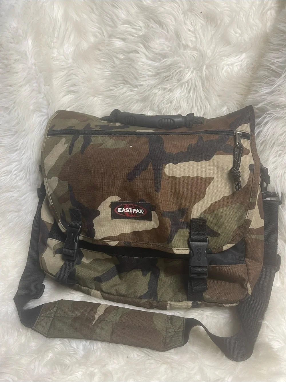 Eastpak Camo Messenger Bag in Green ,Brown & Brown padded laptop compartment.